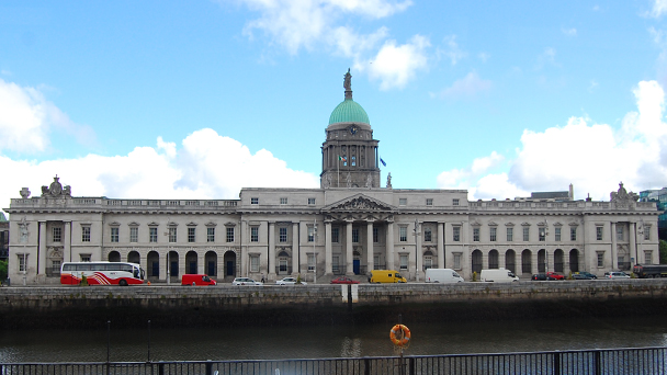 Conhecendo a Irlanda: The Custom House