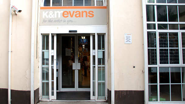 Achado em Dublin: K&M Evans